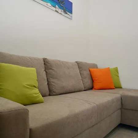 Trogir-villa Max شقة تروغير