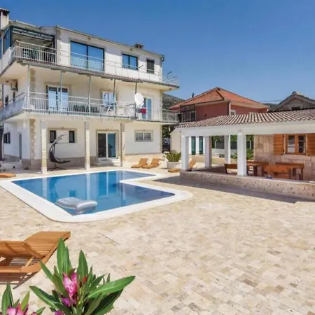 Trogir-villa Max